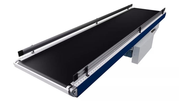 تسمه نوارنقاله پی وی سی Belt Conveyor PVC نوار نقالههای PVC از جنس پلیوینیل کلراید ساخته شدهاند که یکی از پرکاربردترین مواد پلیمری در صنعت است. این نوارها به دلیل سطح صاف، وزن سبک و انعطافپذیری بالا، برای حمل و نقل طیف وسیعی از کالاها بهخصوص در صنایع تمیز و دقیق بسیار مناسب هستند.