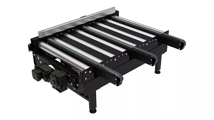 نوار نقاله شافت متحرک در نقاله غلطکی Line Shaft، یک شفت طولی مرکزی (معمولاً فولادی) که توسط یک موتور AC به گردش در میآید، نیروی چرخشی را از طریق تسمههای O-ring یا الاستومری به غلطکهای هر زون منتقل میکند. --- ویژگیها: انتقال قدرت غیرمستقیم: موتور شفت را میچرخاند و این شفت با تسمههای حلقوی، غلطکها را به حرکت درمیآورد. مناسب برای زونبندی: میتوان با قرار دادن کلاچ، چرخدنده یا ترمز، زونها را جداگانه کنترل کرد. نرم و بیصدا: حرکت نرم و نسبتا کمصدا نسبت به سیستمهای زنجیردار. ایمن برای اپراتور: به دلیل گشتاور پایین تسمهها و انعطافپذیری آنها.