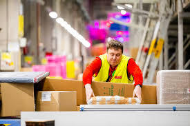 تأثیر پارسل سورترها بر کاهش نیاز به نیروی انسانی و بهبود بهرهوری در فرآیندهای لجستیک