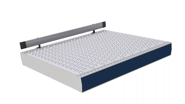 میز گوی میز گوی ابزاری کاربردی در سیستمهای حملونقل است که امکان حرکت آسان و همهجهته محصولات را تنها با صرف نیروی اندک فراهم میسازد. این میز بهویژه در ایستگاههای بازرسی، بستهبندی، یا برداشت دستی مورد استفاده قرار میگیرد، جایی که نیاز به چرخاندن یا جابجایی سریع کالاها در جهات مختلف وجود دارد. ساختار این تجهیز شامل یک قاب فولادی مستحکم، صفحهای از تخته چندلایه (پلی وود)، مجموعهای از یاتاقانهای ساچمهای انتقال (Ball Bearings) و در برخی مدلها، اجزای ترکیبی یا اتصالات (Mixers/Joiners) برای اتصال به دیگر خطوط نقاله است.